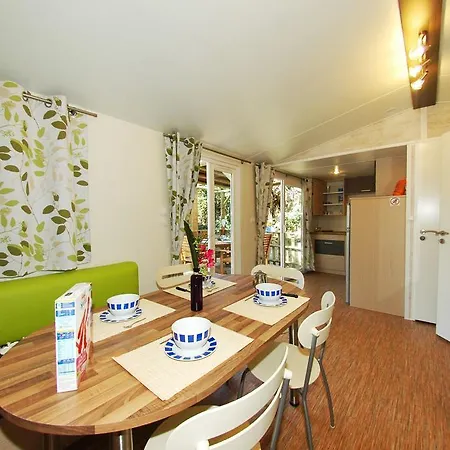 De La Treille 캠프장 카발레르쉬르메르