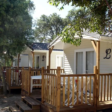 De La Treille 캠프장 카발레르쉬르메르