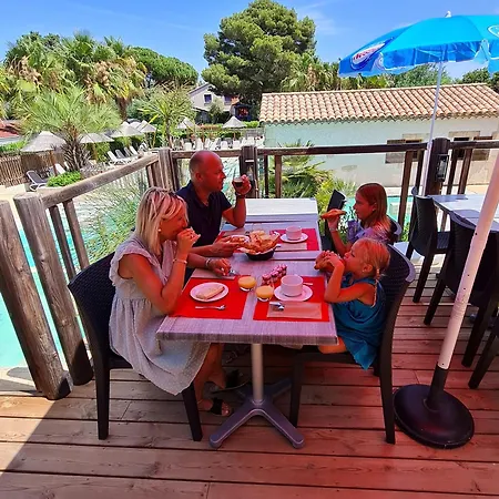 Kamp alanı De La Treille 4*