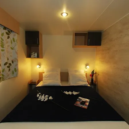 Kamp alanı De La Treille 4*