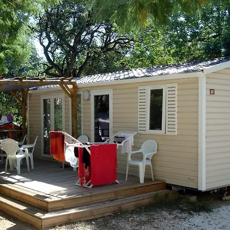 De La Treille Kamp alanı